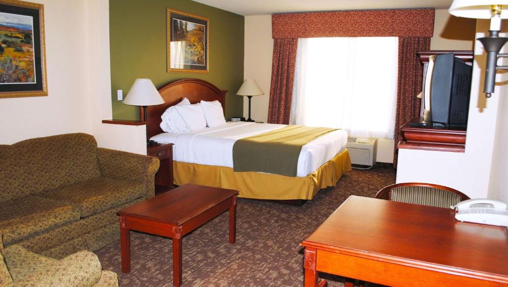 King Suite - Non-Smoking interior